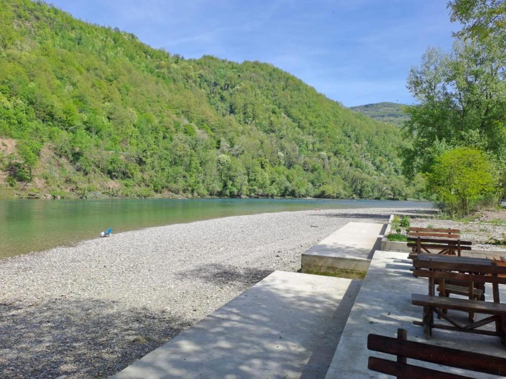 Zlatna Plaza Apartamento Bratunac Exterior foto